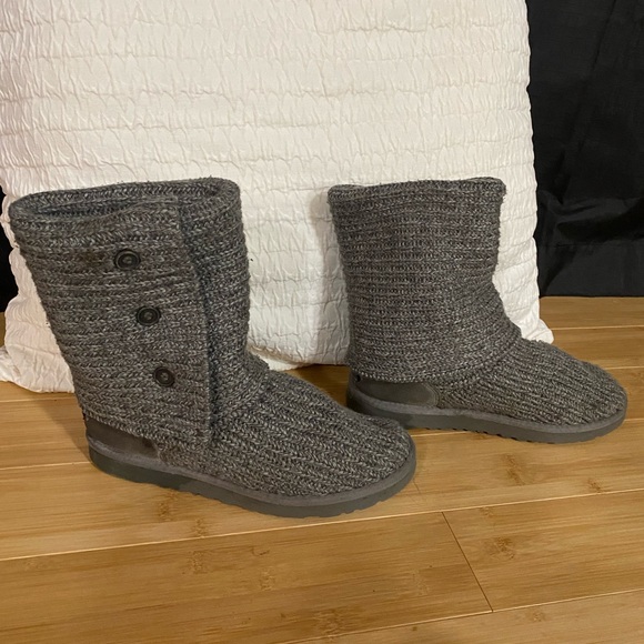Grey Size 8 UGG Classic Cardy II Button Detailed Boots - Picture 9 of 14